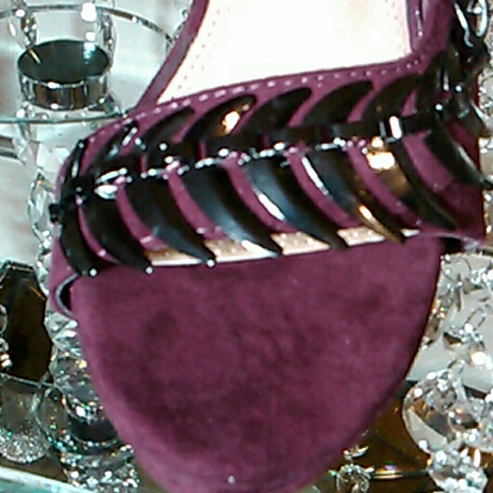 Heels - Picture 5 of 7
